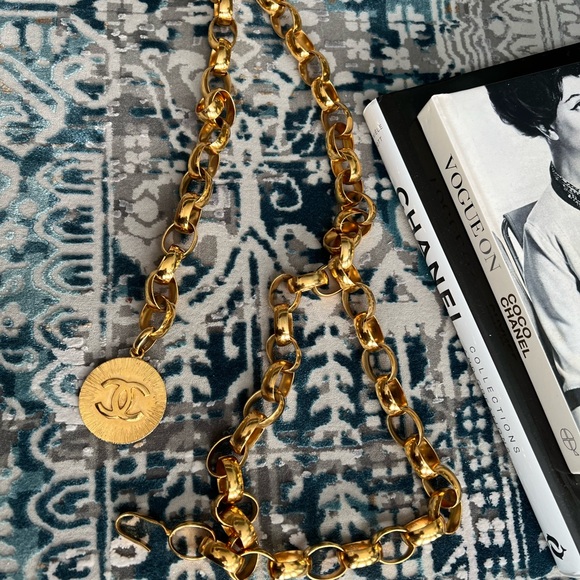VINTAGE CHANEL BELT - Picture 6 of 12